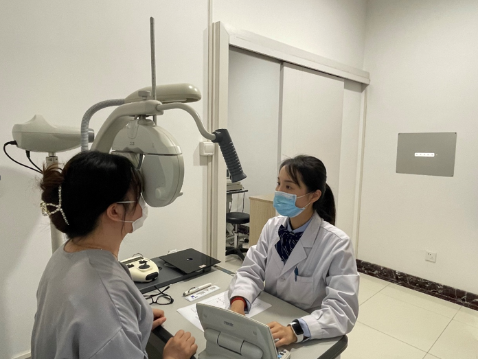 摘下眼镜，拥抱清晰世界——上海瑞东医院眼科与您的视力新篇章